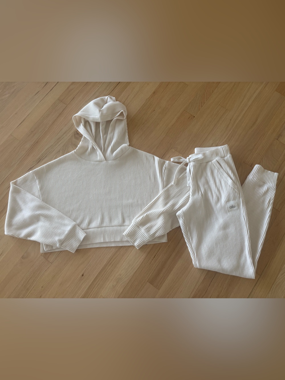 Alo Yoga Ivory Muse Set